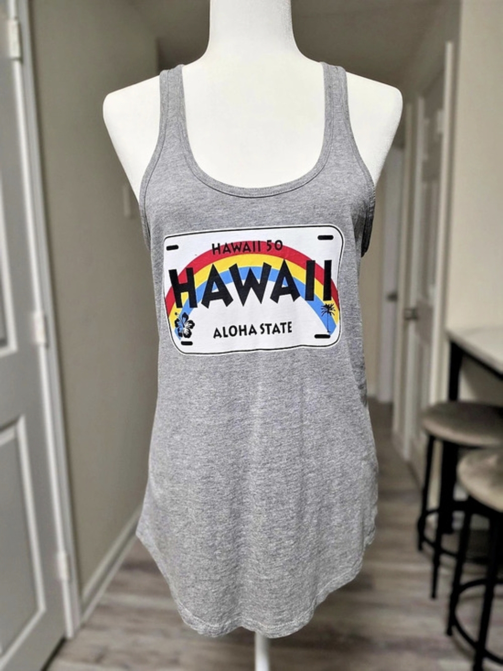 Hawaii Graphic Tank Top in Gray Like New